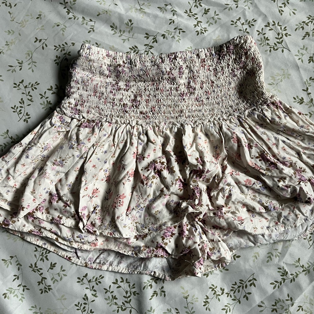 Floral Cream Women's Shorts